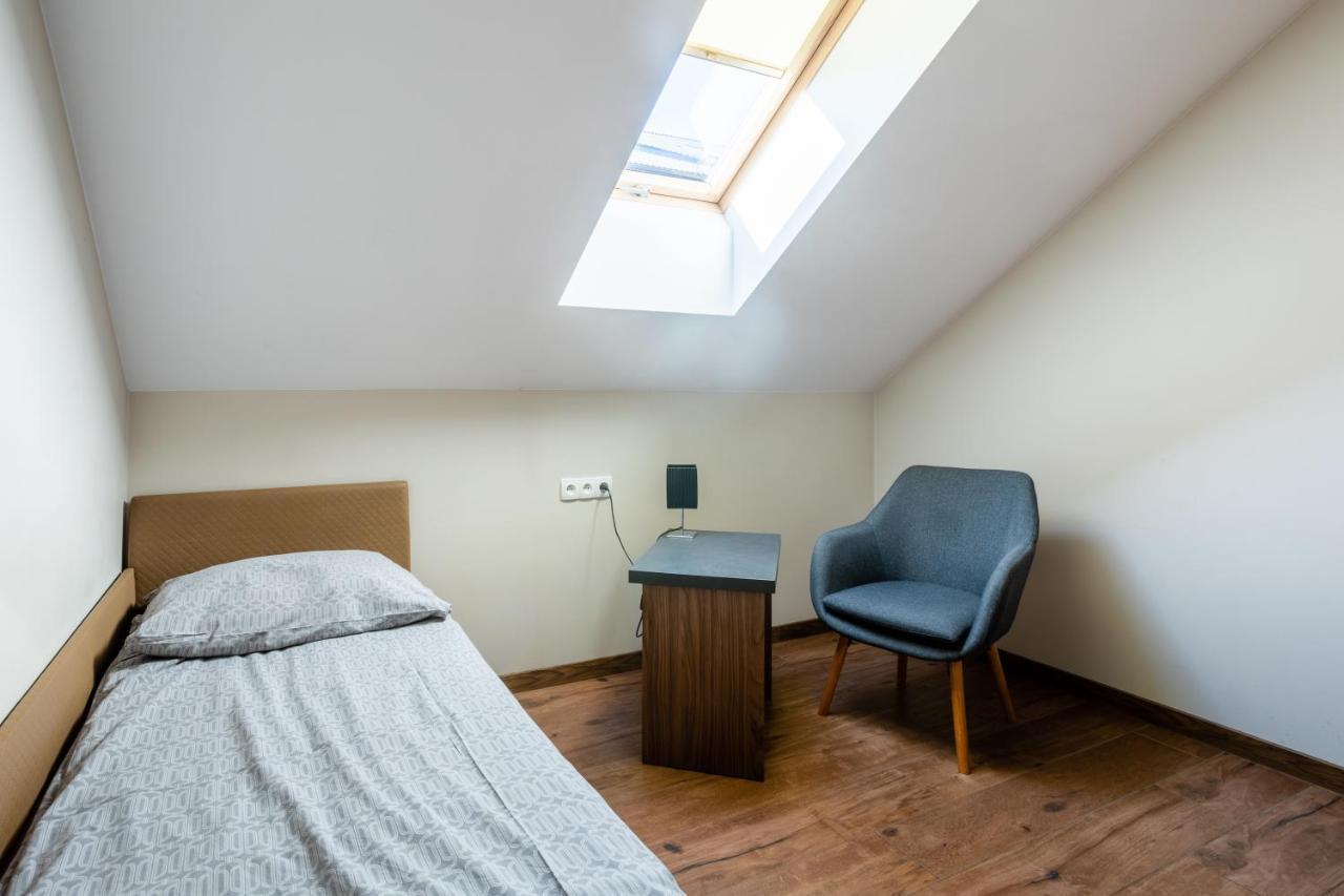 Noclegijarocin Bed & Breakfast Extérieur photo