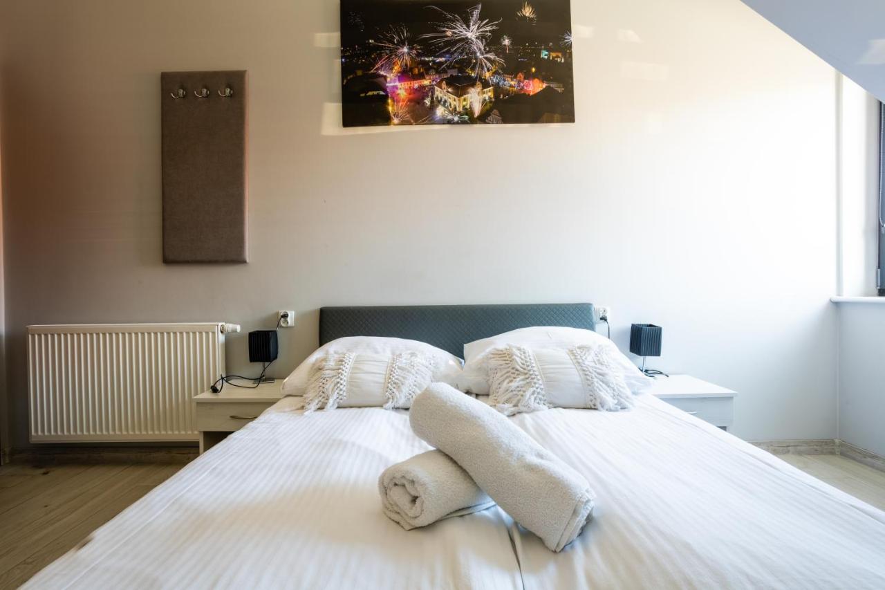 Noclegijarocin Bed & Breakfast Extérieur photo
