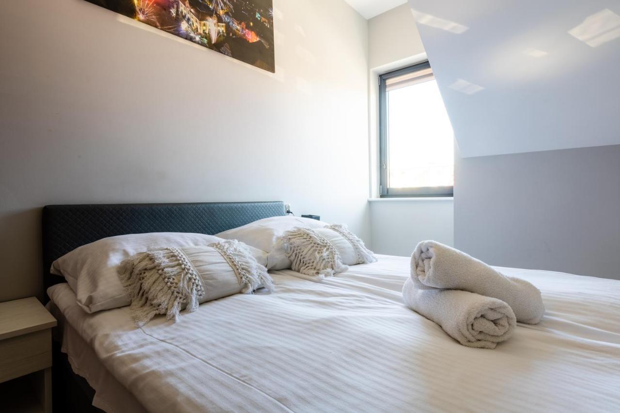 Noclegijarocin Bed & Breakfast Extérieur photo